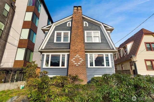 Property photo for 710 10 Avenue E, Seattle photo 2