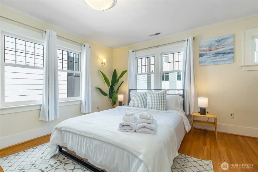Property photo for 710 10 Avenue E, Seattle photo 14
