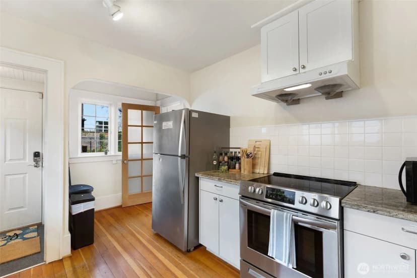 Property photo for 710 10 Avenue E, Seattle photo 11
