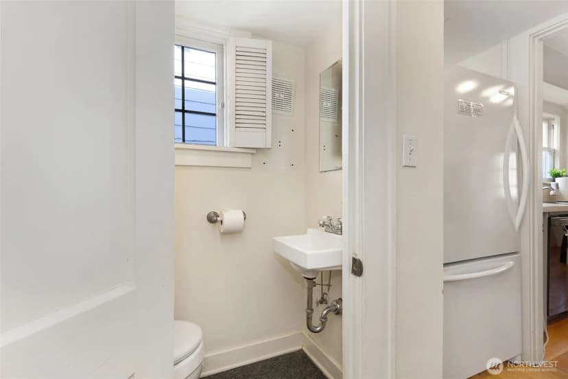 Property photo for 710 10 Avenue E, Seattle photo 13