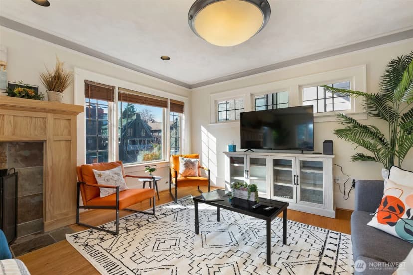 Property photo for 710 10 Avenue E, Seattle photo 6