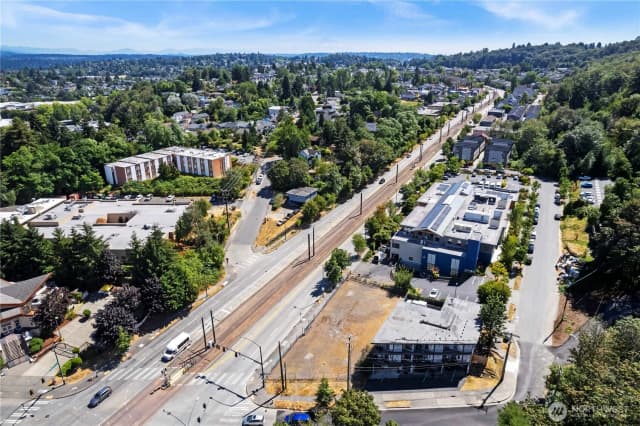 Property photo for 2701 S Walden Street, Seattle photo 4