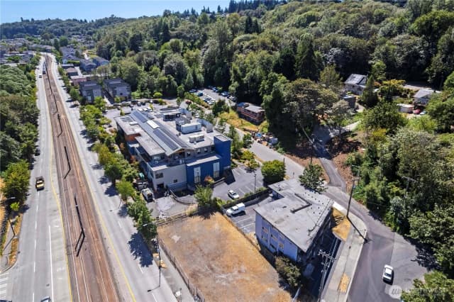 Property photo for 2701 S Walden Street, Seattle photo 3