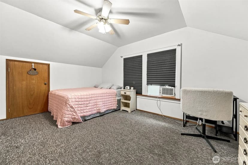 Property photo for 14416 Portland Avenue Sw, Lakewood photo 15