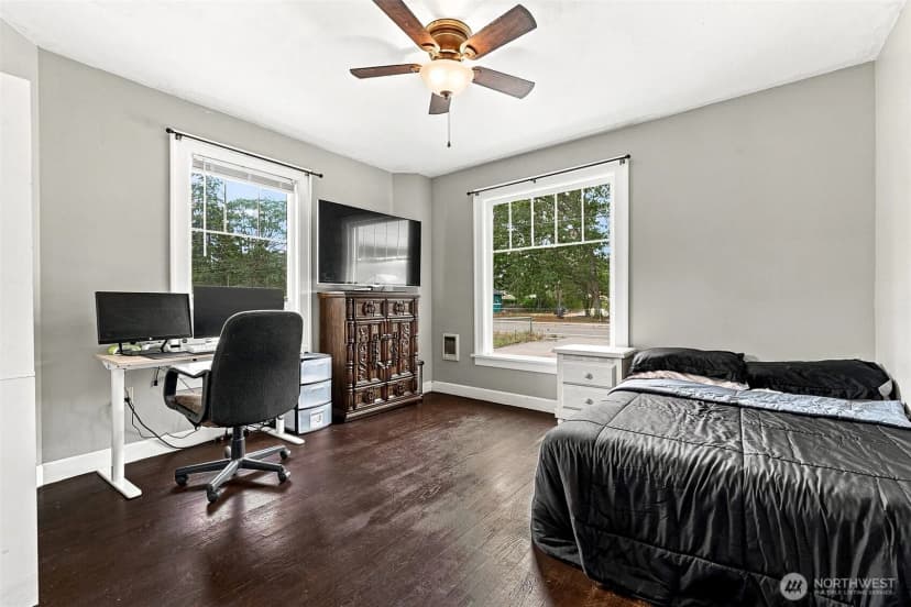 Property photo for 14416 Portland Avenue Sw, Lakewood photo 10