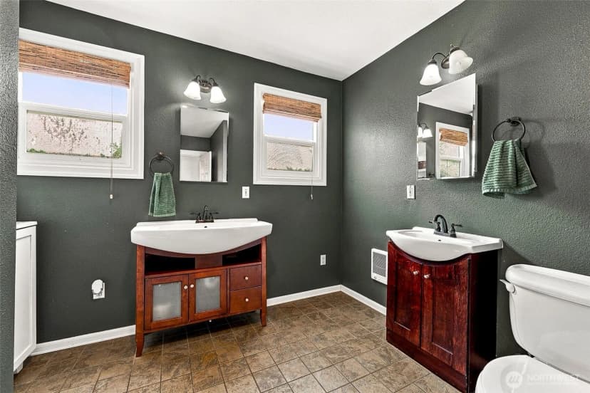 Property photo for 14416 Portland Avenue Sw, Lakewood photo 11