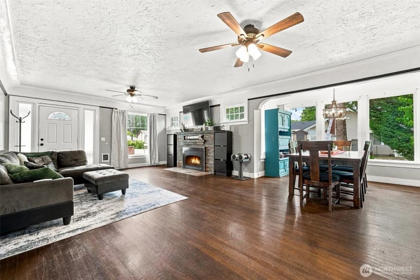 Property photo for 14416 Portland Avenue Sw, Lakewood photo 4