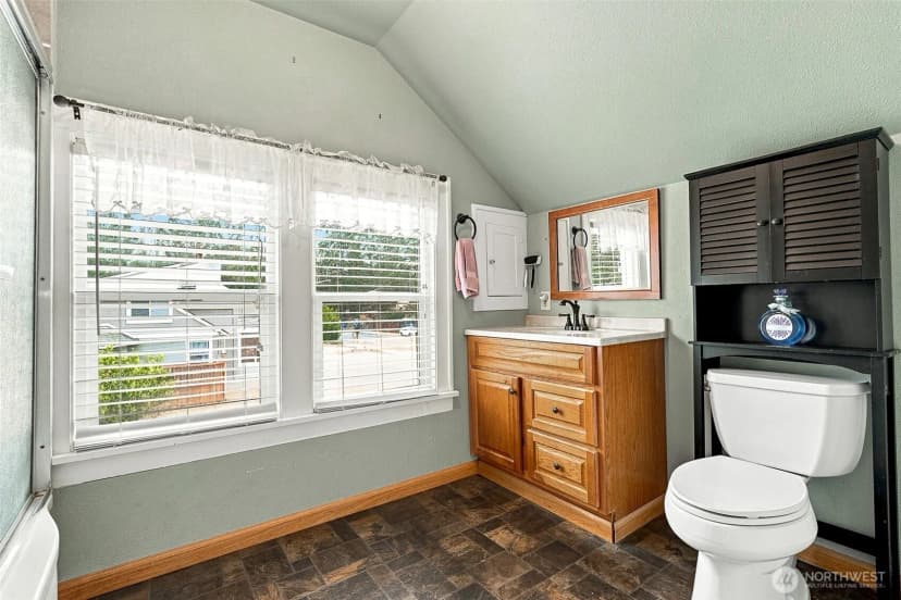 Property photo for 14416 Portland Avenue Sw, Lakewood photo 17
