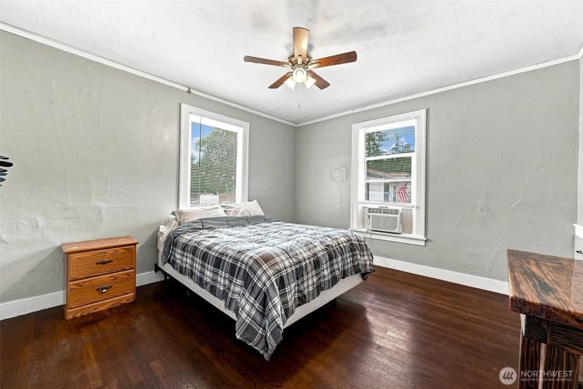 Property photo for 14416 Portland Avenue Sw, Lakewood photo 9