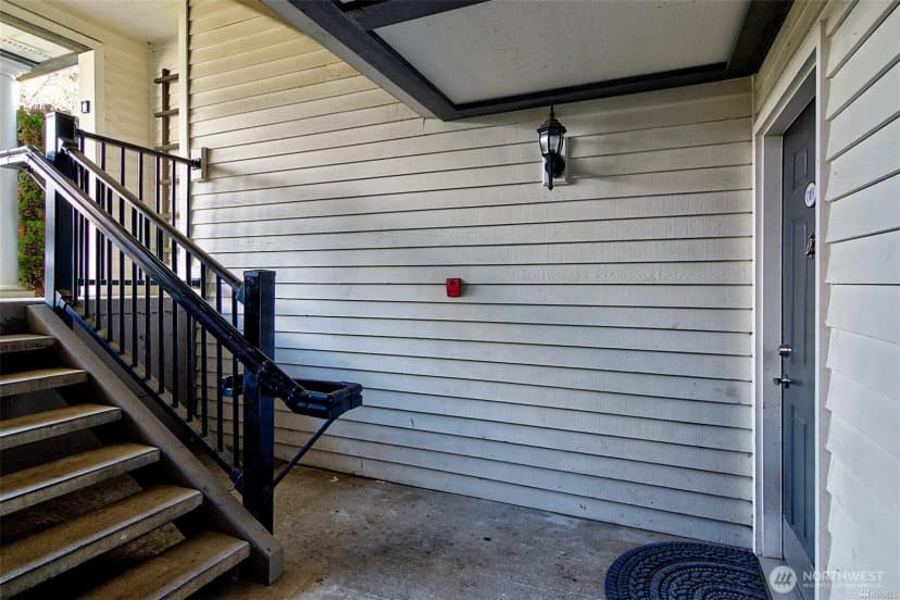 Property photo for 15415 35th Avenue W #c103, Lynnwood photo 2
