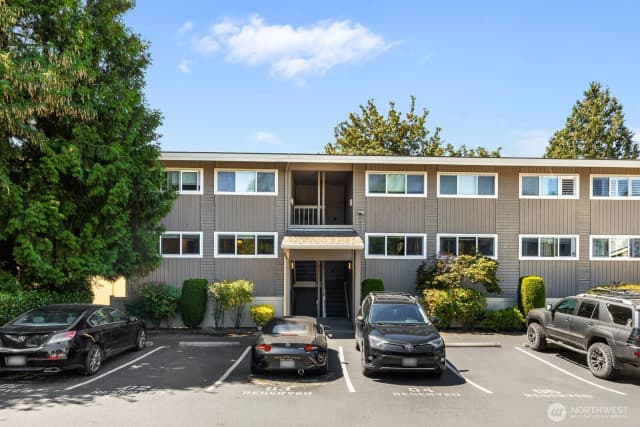 Property photo for 725 9th Avenue S #201, Kirkland photo 2