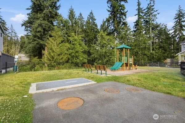 Property photo for 18527 Meridian Ave Se, Bothell photo 31
