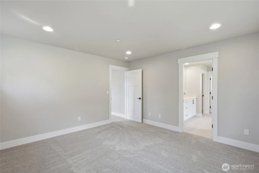 Property photo for 18527 Meridian Ave Se, Bothell photo 20