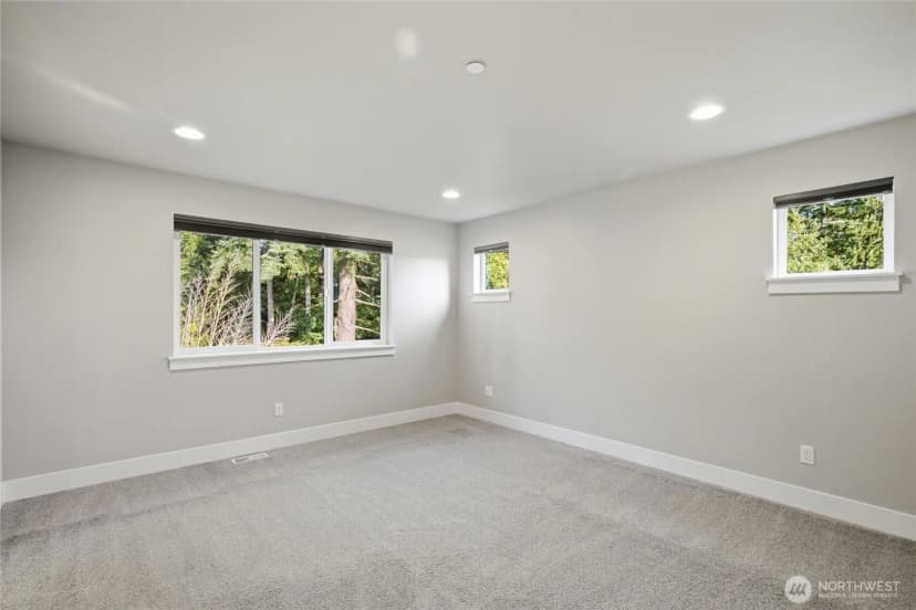 Property photo for 18527 Meridian Ave Se, Bothell photo 19