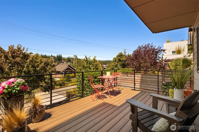 Property photo for 3240 32nd Avenue W, Seattle photo 17