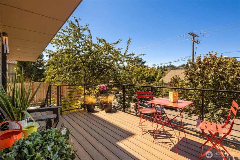 Property photo for 3240 32nd Avenue W, Seattle photo 16