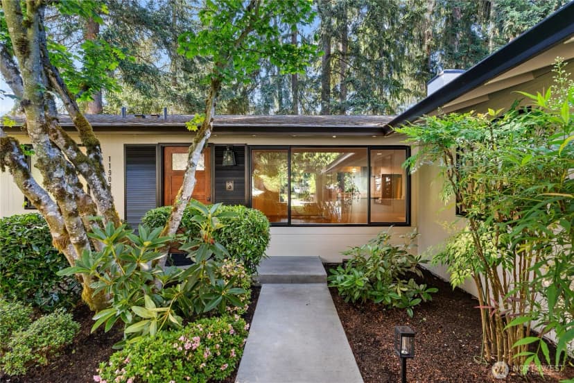 Property photo for 11903 Ne 142nd Place, Kirkland photo 10