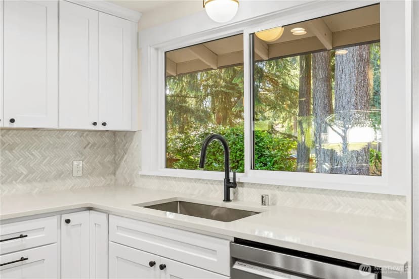 Property photo for 11903 Ne 142nd Place, Kirkland photo 16