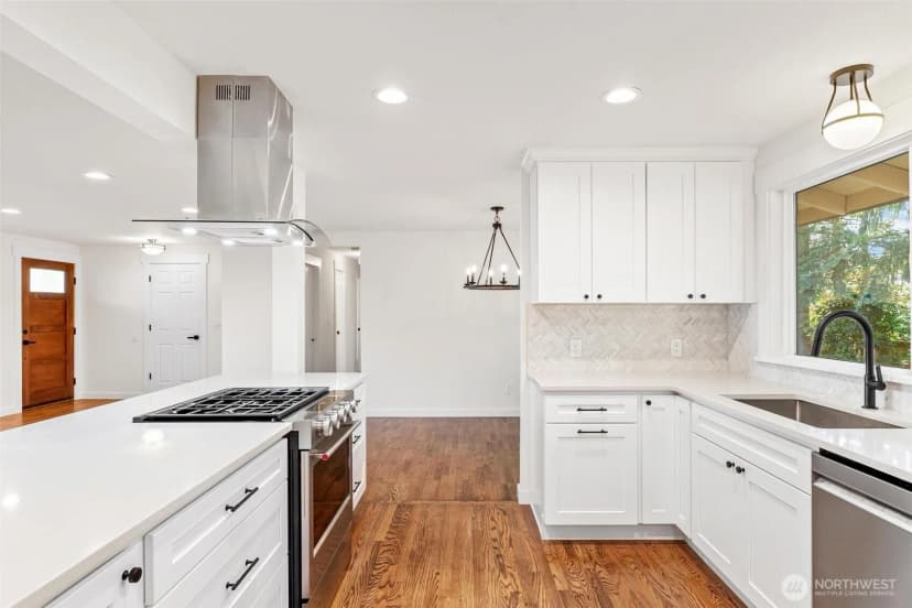 Property photo for 11903 Ne 142nd Place, Kirkland photo 15
