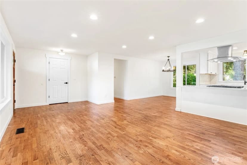 Property photo for 11903 Ne 142nd Place, Kirkland photo 13