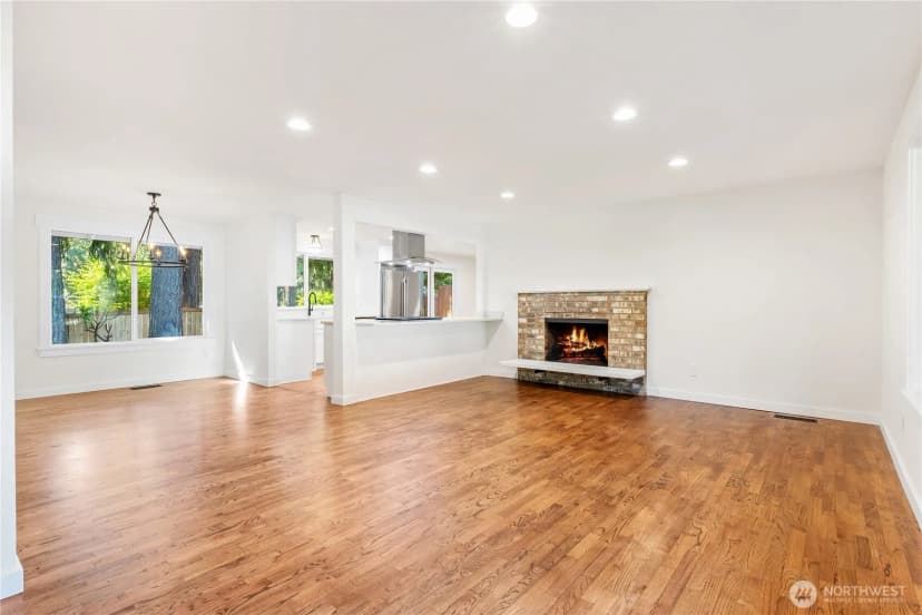 Property photo for 11903 Ne 142nd Place, Kirkland photo 12