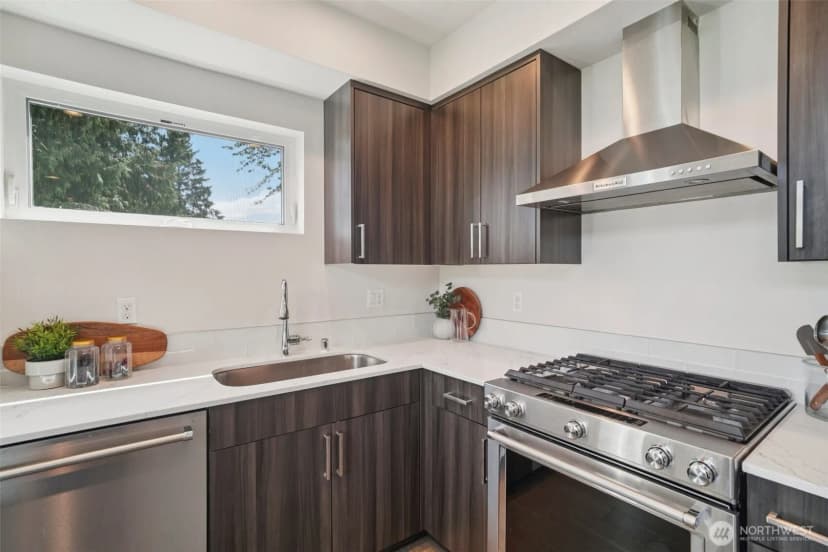 Property photo for 9032 14th Avenue Nw #d, Seattle photo 13