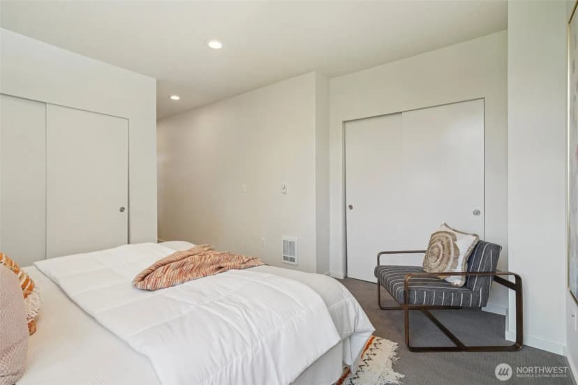 Property photo for 9032 14th Avenue Nw #d, Seattle photo 14