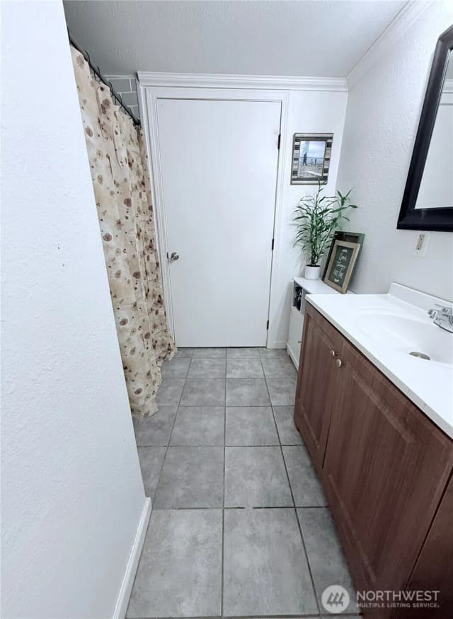 Property photo for 12360 Frances Street, Burlington photo 4