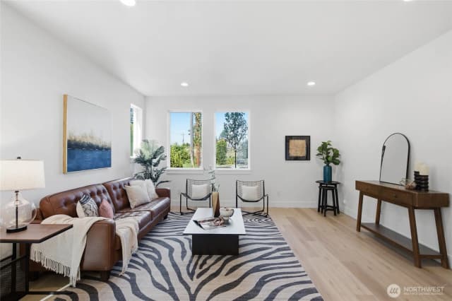 Property photo for 9323 Marcus Avenue S, Seattle photo 4
