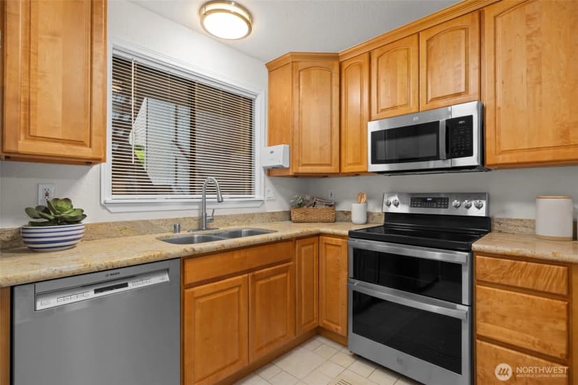 Property photo for 4202 Factoria Blvd Se #d2, Bellevue photo 10