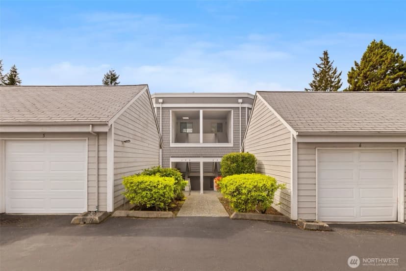 Property photo for 4202 Factoria Blvd Se #d2, Bellevue photo 35