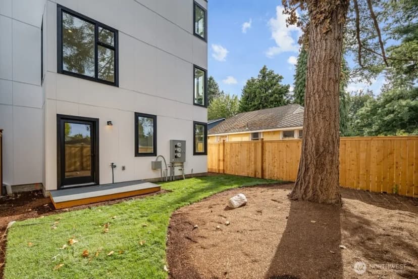 Property photo for 1212 Ne 100th Street, Seattle photo 34