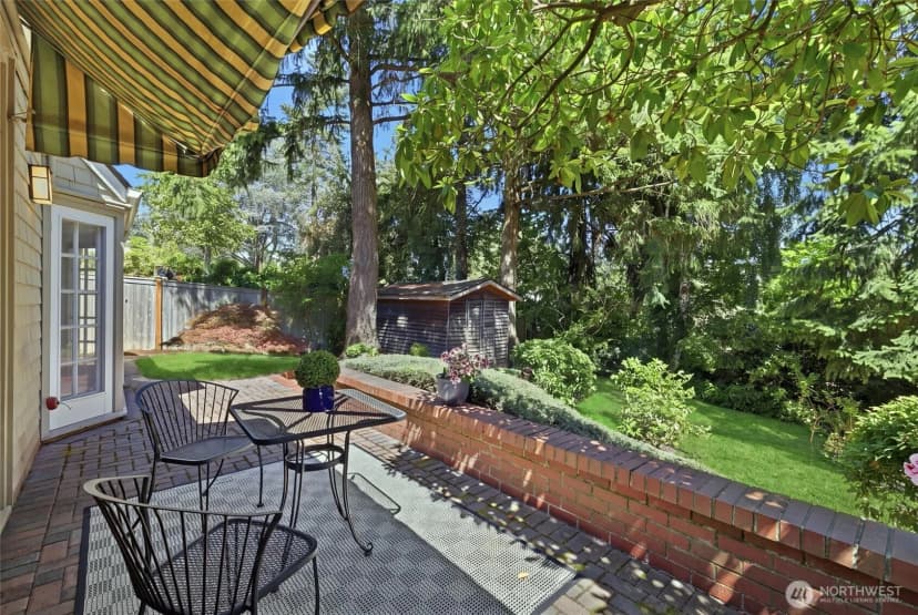 Property photo for 18540 63rd Avenue Ne, Kenmore photo 8