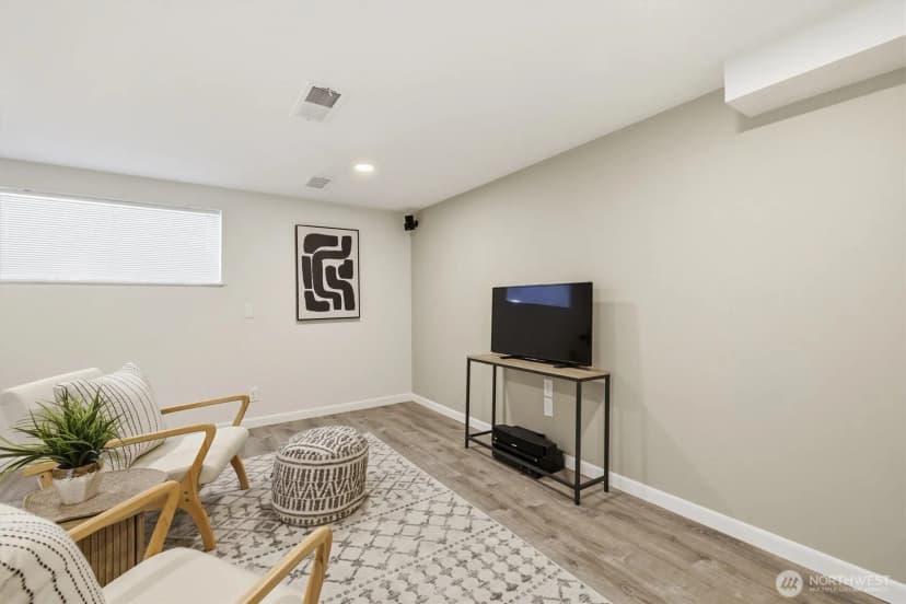 Property photo for 18540 63rd Avenue Ne, Kenmore photo 33