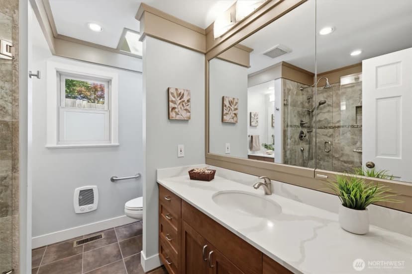 Property photo for 18540 63rd Avenue Ne, Kenmore photo 28