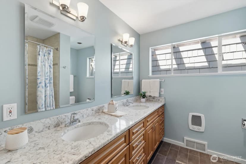Property photo for 18540 63rd Avenue Ne, Kenmore photo 24