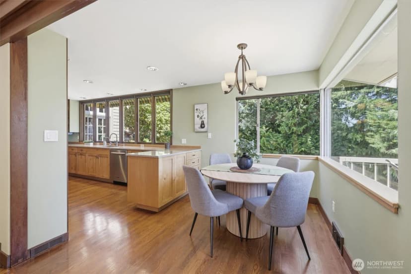 Property photo for 18540 63rd Avenue Ne, Kenmore photo 12