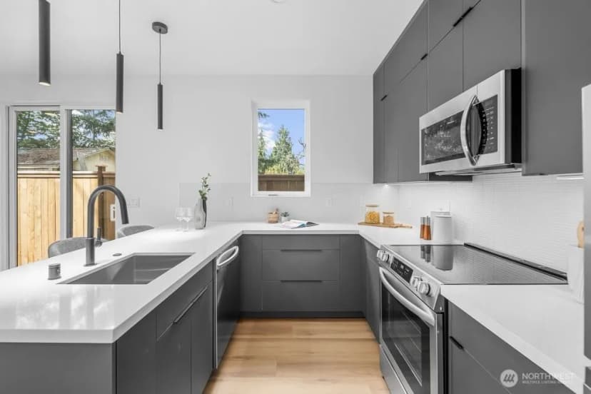 Property photo for 1214 Ne 100th Street, Seattle photo 6