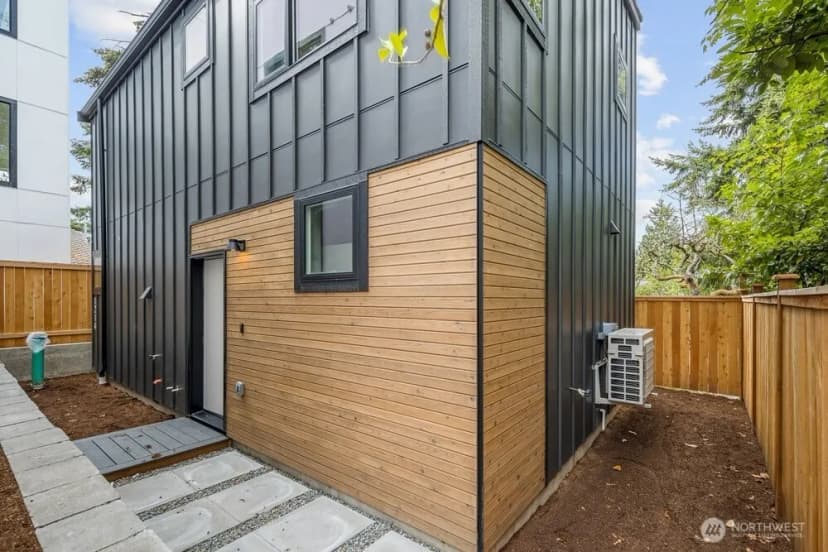 Property photo for 1214 Ne 100th Street, Seattle