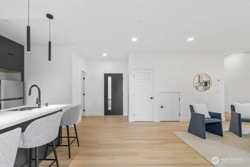 Property photo for 1214 Ne 100th Street, Seattle photo 16