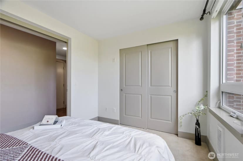 Property photo for 4547 8th Avenue Ne #311, Seattle photo 16