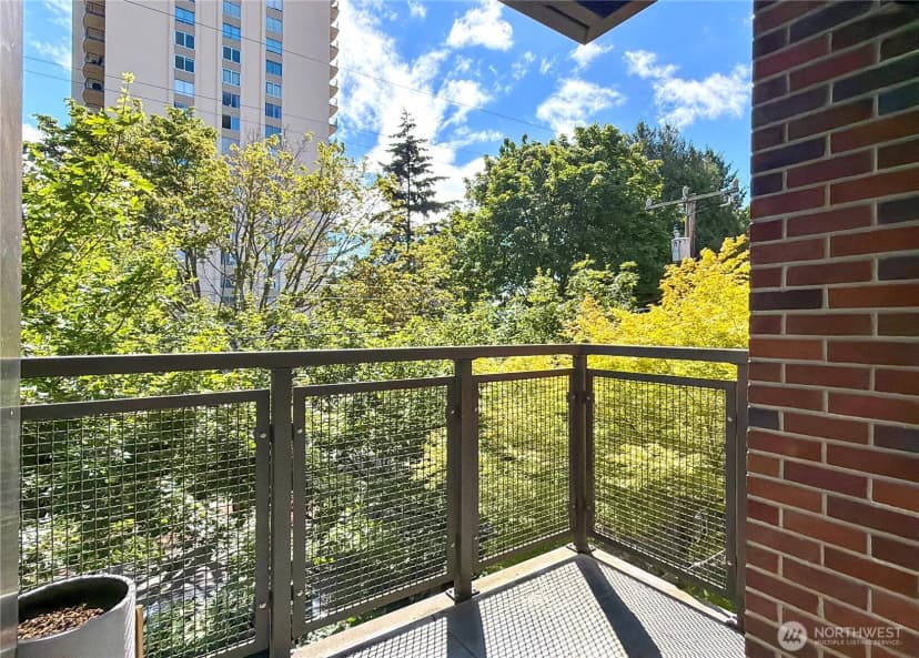 Property photo for 4547 8th Avenue Ne #311, Seattle photo 20