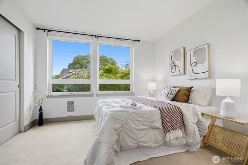 Property photo for 4547 8th Avenue Ne #311, Seattle photo 17