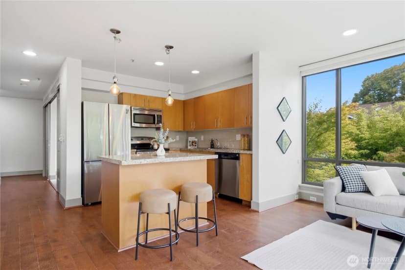 Property photo for 4547 8th Avenue Ne #311, Seattle photo 10