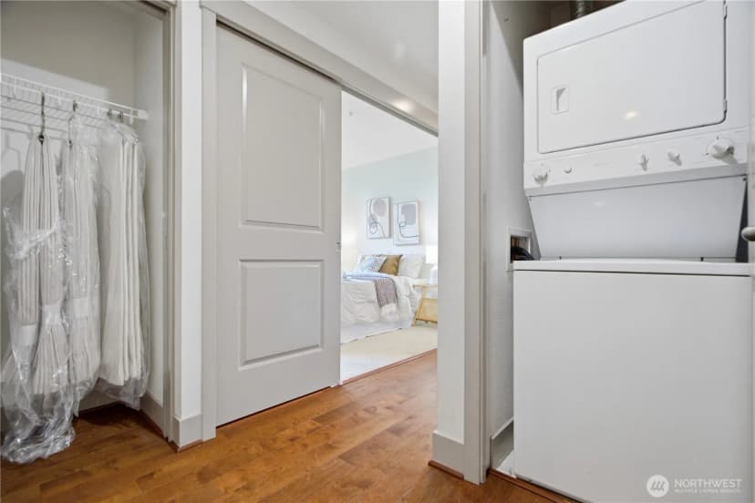 Property photo for 4547 8th Avenue Ne #311, Seattle photo 19