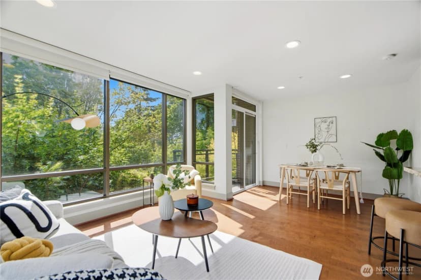 Property photo for 4547 8th Avenue Ne #311, Seattle photo 6