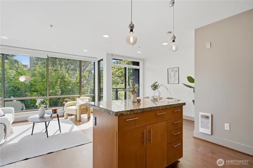 Property photo for 4547 8th Avenue Ne #311, Seattle photo 11