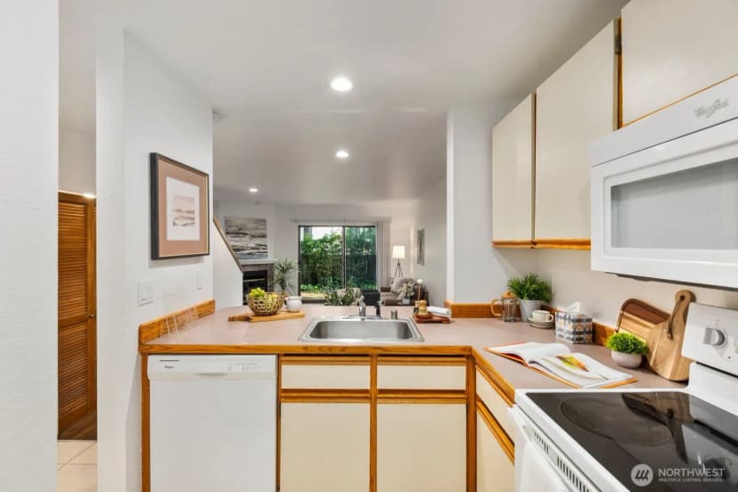 Property photo for 8017 Ne 177th Court #504, Kenmore photo 7