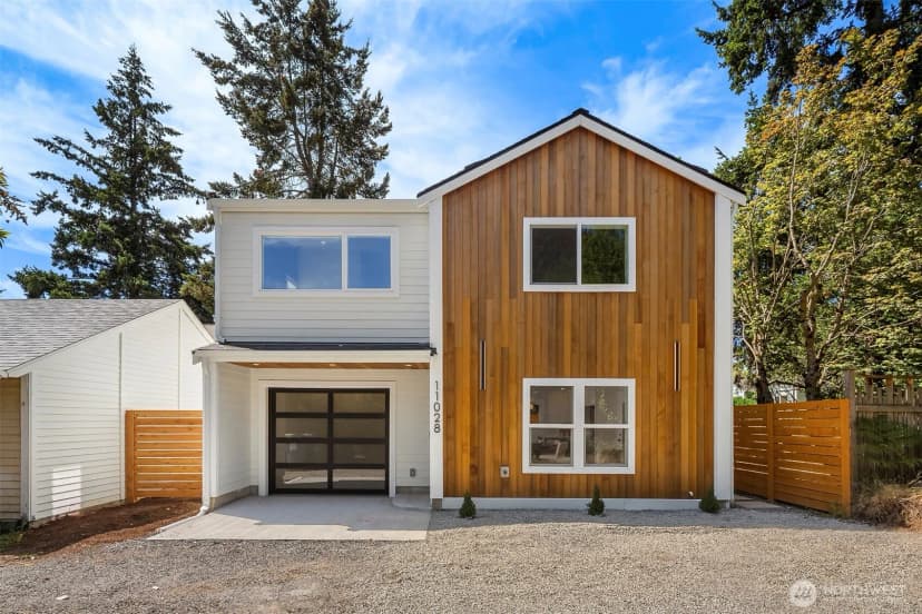 Property photo for 11028 Evanston Avenue N, Seattle photo 22