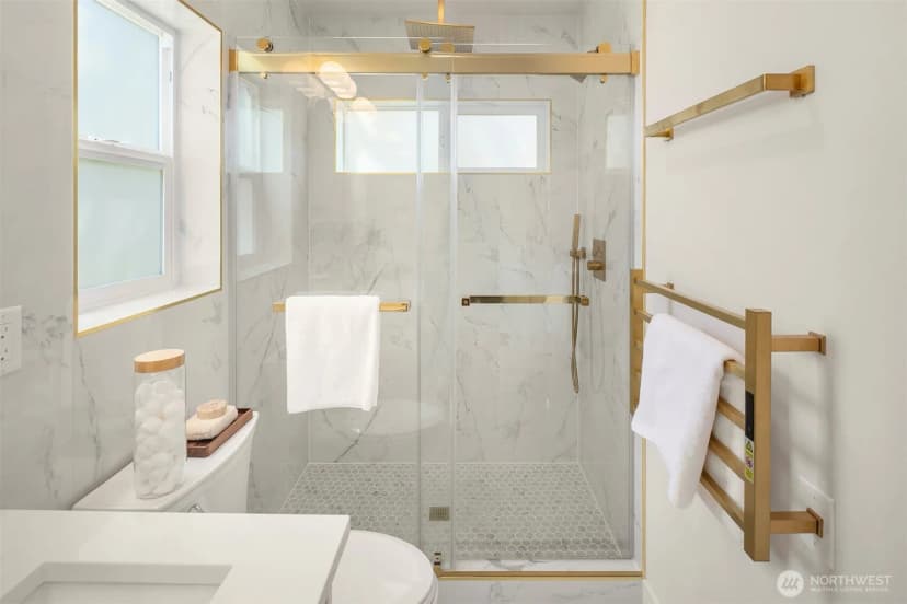 Property photo for 11028 Evanston Avenue N, Seattle photo 12